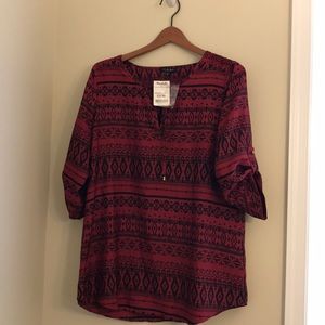 NWT XL Peasant top Black/dark red Tie up sleeve